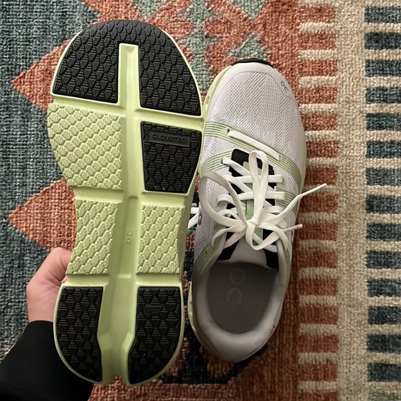 On cloud - Picture 5 of 7